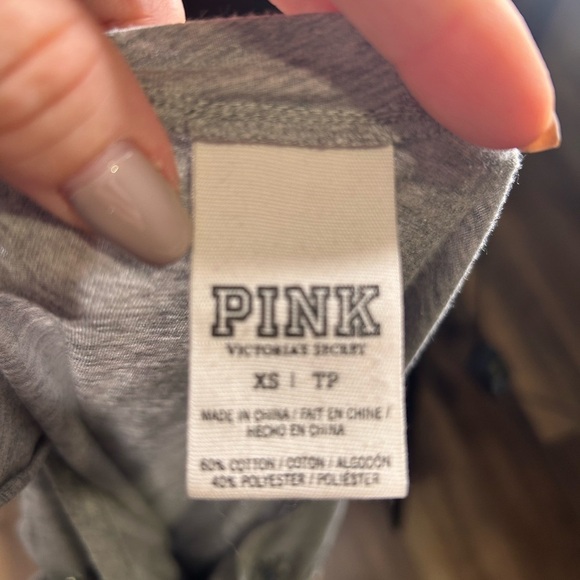PINK. Hawaii sequin pineapple tank top Heather, gray Victoria’s Secret size XS - Picture 4 of 4